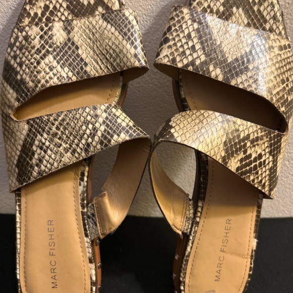 Women's Marc Fisher Shoes Marc Fisher Jaylin Sandal - Picture 3 of 3